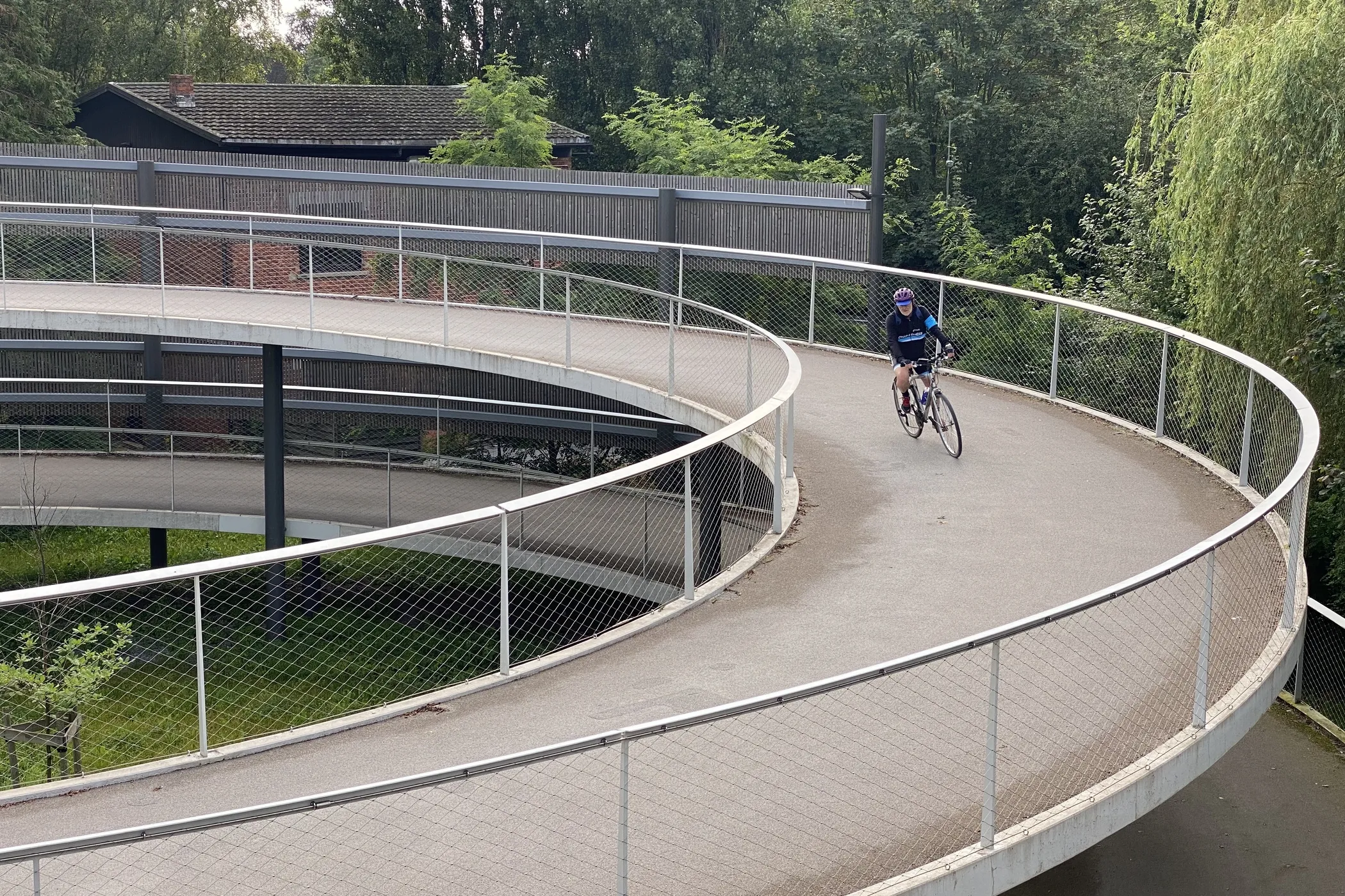 Fiets- en voetgangersbrug