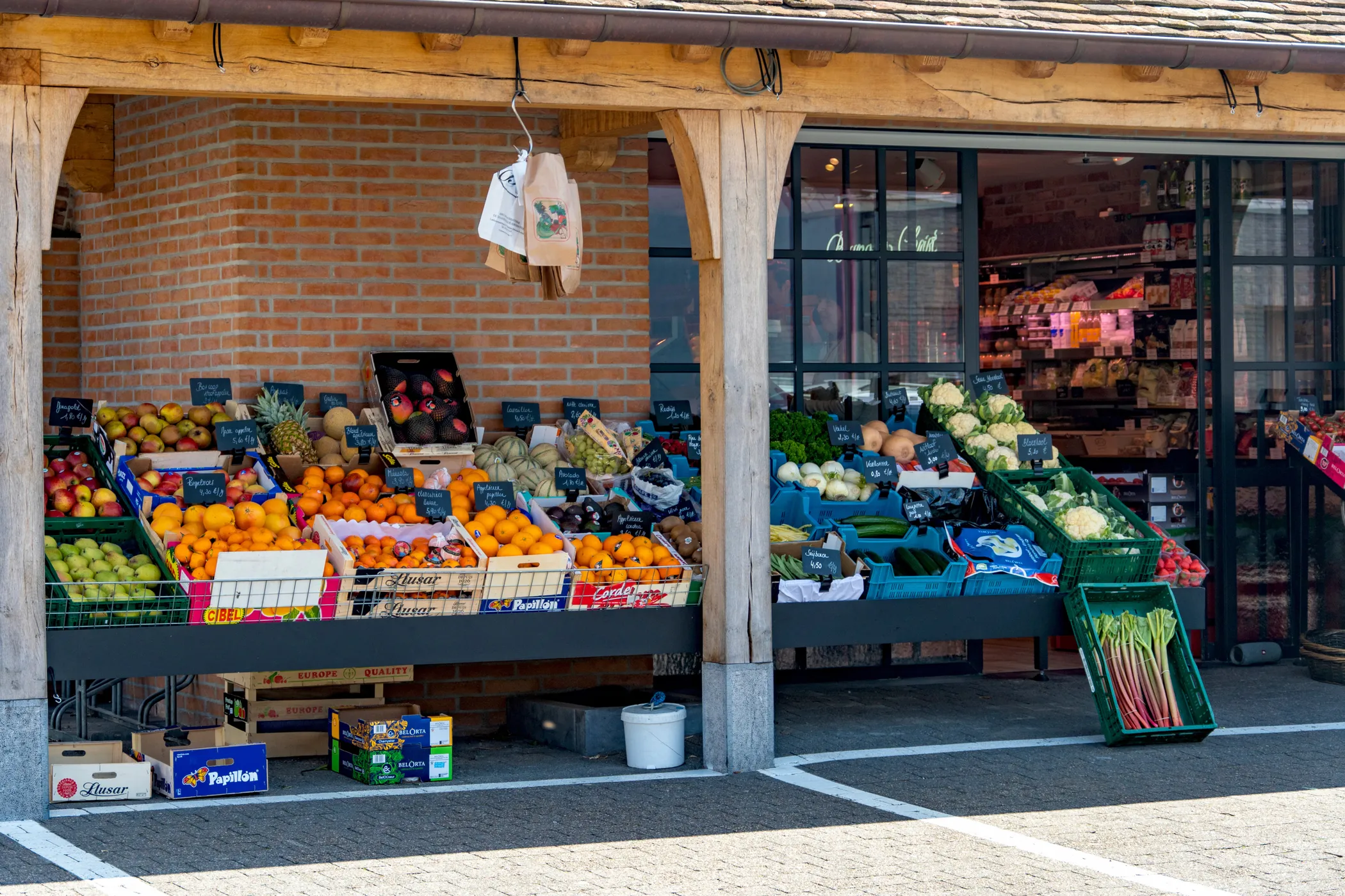 Landbergh vastgoedmakelaar Bachte Maria Leerne winkel